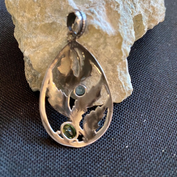 Pendant - Picture 2 of 4